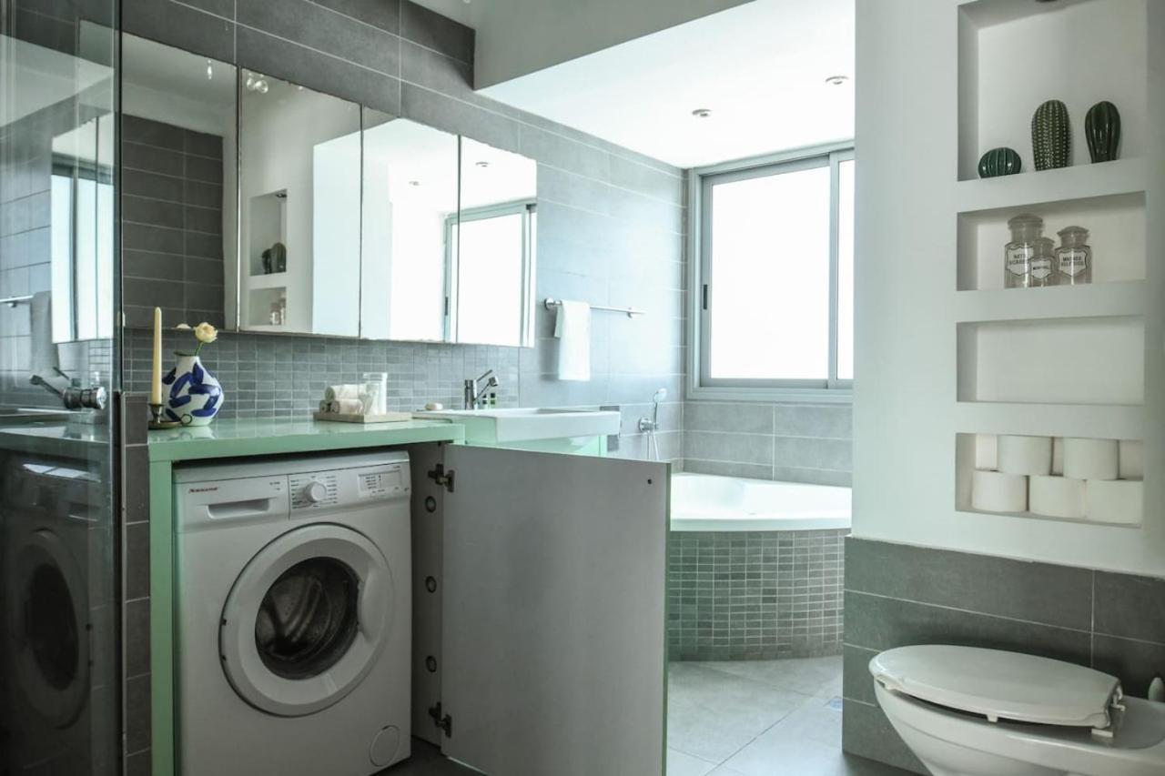 Bright 1br W Parquet Floor In The By Sea N' Rent Apartamento