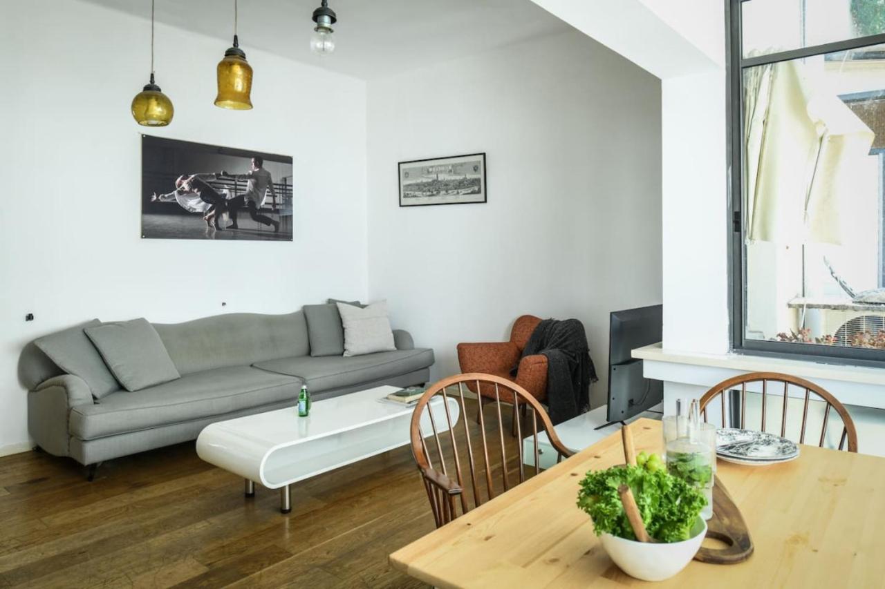 Bright 1br W Parquet Floor In The By Sea N' Rent Apartamento