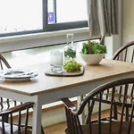 Bright 1Br Apt W Parquet Floor In The City By Sea N\' Rent